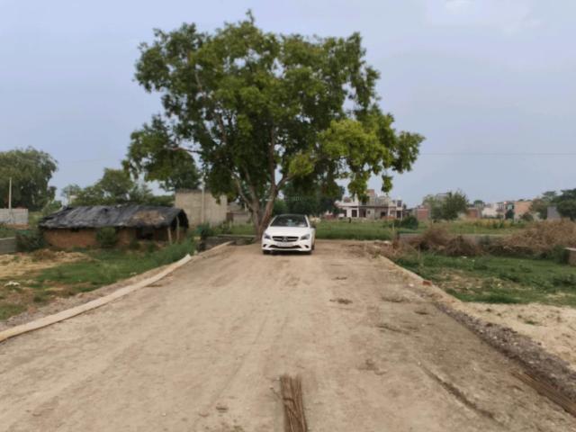 Residential Plot in Dhoom Manikpur for resale Greater Noida. The reference number is 17640201