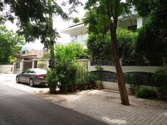 Residential Plot in DLF Phase 1 for resale Gurgaon. The reference number is 9583499