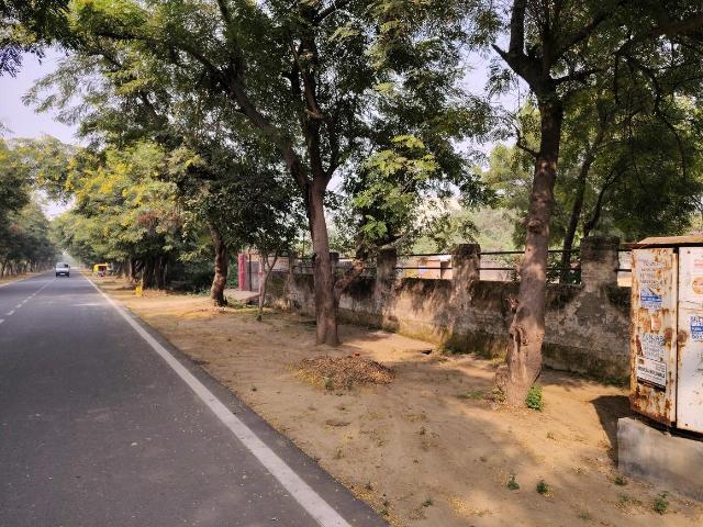 Residential Plot in Eta I for resale Greater Noida. The reference number is 18861732