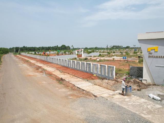 Residential Plot in Edupugallu for resale Vijayawada. The reference number is 19302525