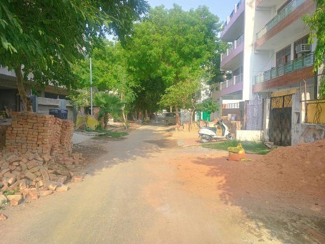 Residential Plot in Gamma I for resale Greater Noida. The reference number is 17232396
