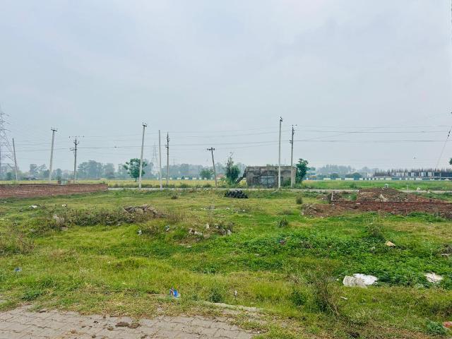 Residential Plot in Gazipur for resale Zirakpur. The reference number is 19776191