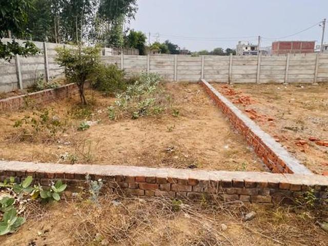 Residential Plot in Gomti Nagar Extension for resale Lucknow. The reference number is 20737357