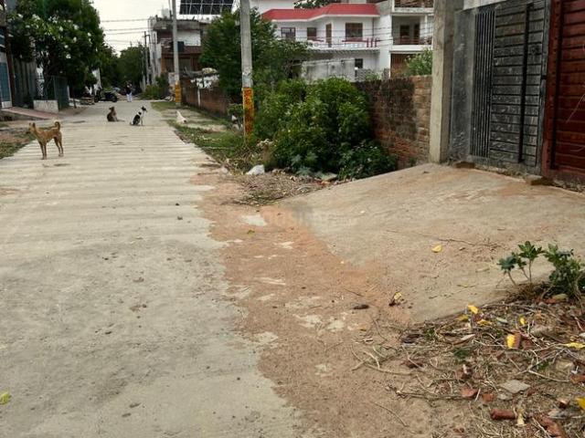 Residential Plot in Gomti Nagar Extension for resale Lucknow. The reference number is 20900381