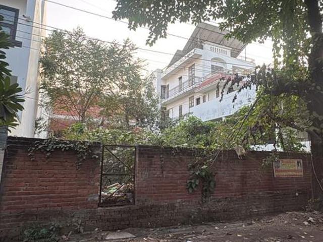 Residential Plot in Gomti Nagar for resale Amar Shaheed Path. The reference number is 17209586