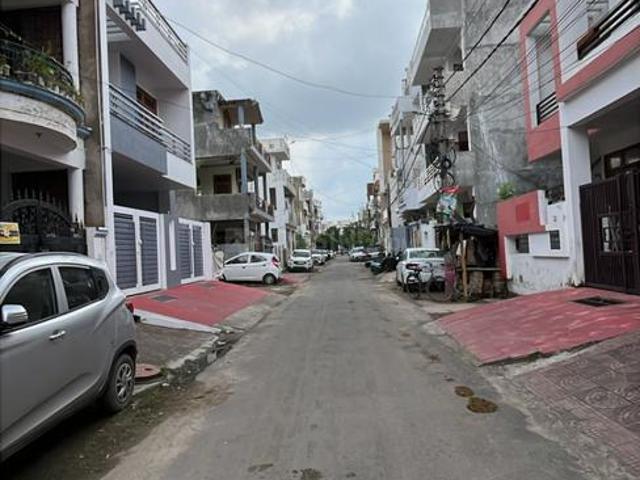 Residential Plot in Gomti Nagar for resale Lucknow. The reference number is 18295954