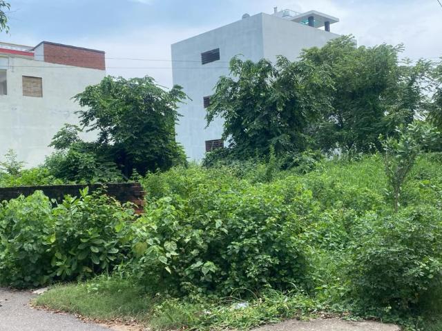 Residential Plot in Gomti Nagar for resale Lucknow. The reference number is 20536308