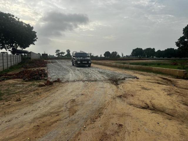 Residential Plot in Gosainganj for resale Lucknow. The reference number is 18125818