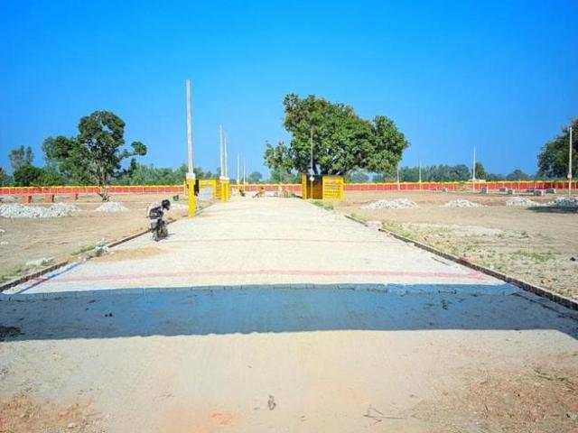Residential Plot in Gopinathpuram for resale Kanpur. The reference number is 19831006