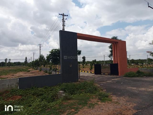 Residential Plot in Gowribidnur for resale Chikballapur District. The reference number is 20580369