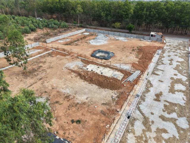 Residential Plot in H Cross for resale Chikballapur District. The reference number is 20151940