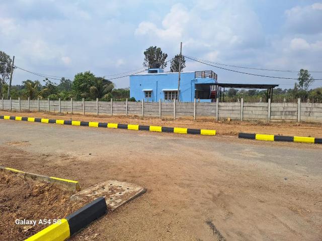 Residential Plot in Hompalaghatta for resale Bengaluru. The reference number is 20032395