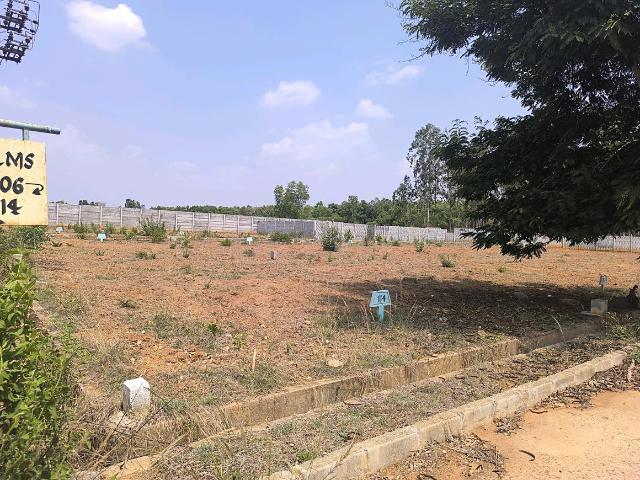 Residential Plot in Hoskote for resale Bengaluru. The reference number is 20124987