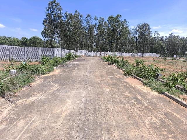 Residential Plot in Hoskote for resale Bengaluru. The reference number is 20386647