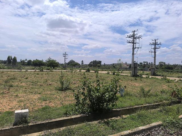 Residential Plot in Hoskote for resale Bengaluru. The reference number is 20386395