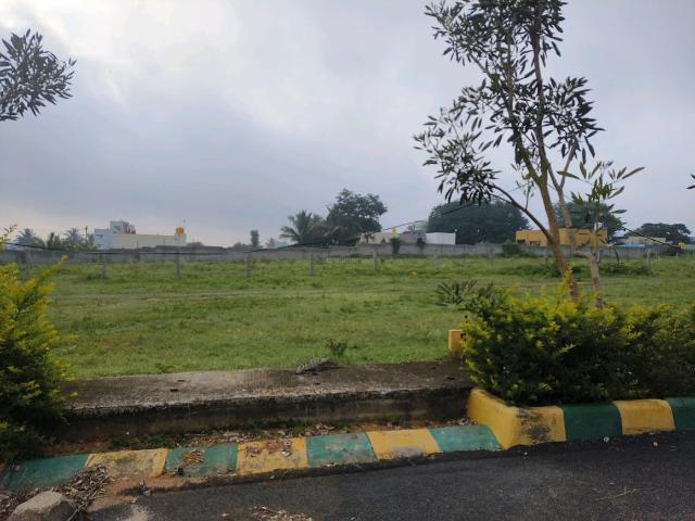 Residential Plot in Hosur for resale Bangalore. The reference number is 13902913