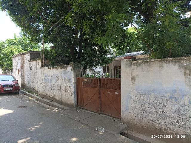 Residential Plot in Indira Nagar for resale Lucknow. The reference number is 20207956