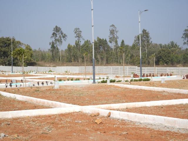 Residential Plot in Indlawadi for resale Bengaluru. The reference number is 20177385