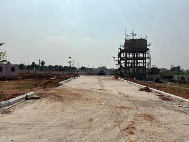 Residential Plot in Isnapur for resale Sangareddy. The reference number is 20565804