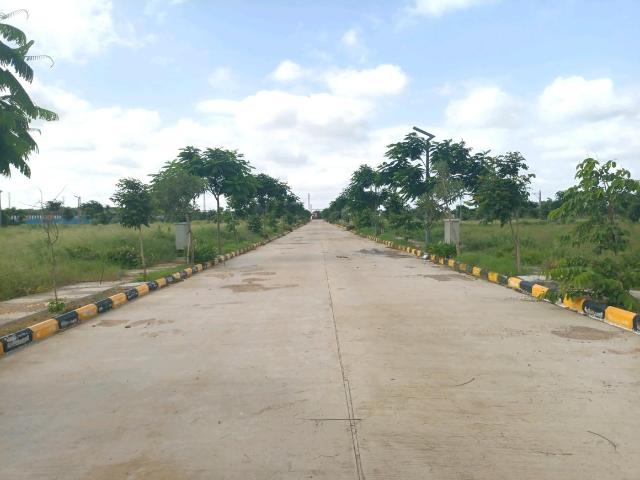 Residential Plot in Isnapur for resale Sangareddy. The reference number is 21004071