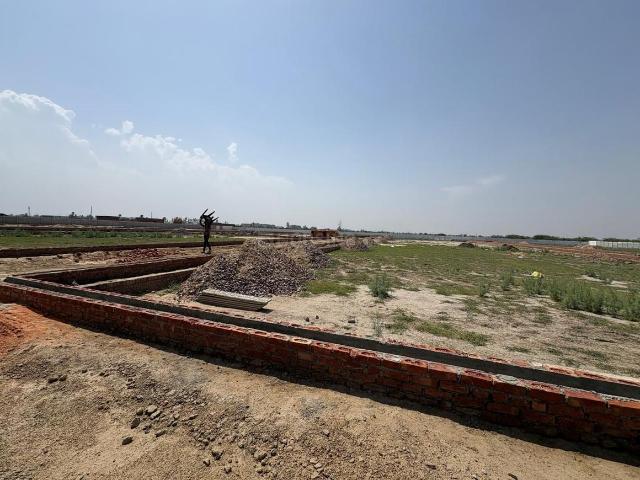 Residential Plot in Jait for resale Vrindavan. The reference number is 20387344