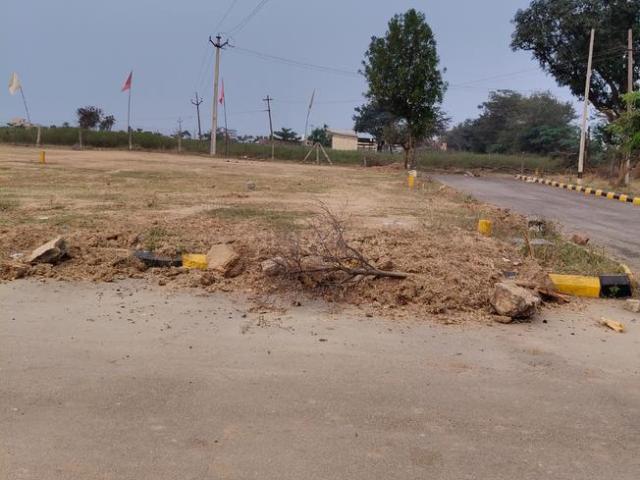 Residential Plot in Jangaon Town for resale Jangaon. The reference number is 18985285