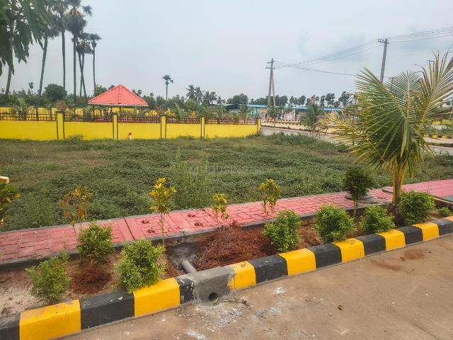 Residential Plot in Kunikinapadu for resale Vijayawada. The reference number is 20715694