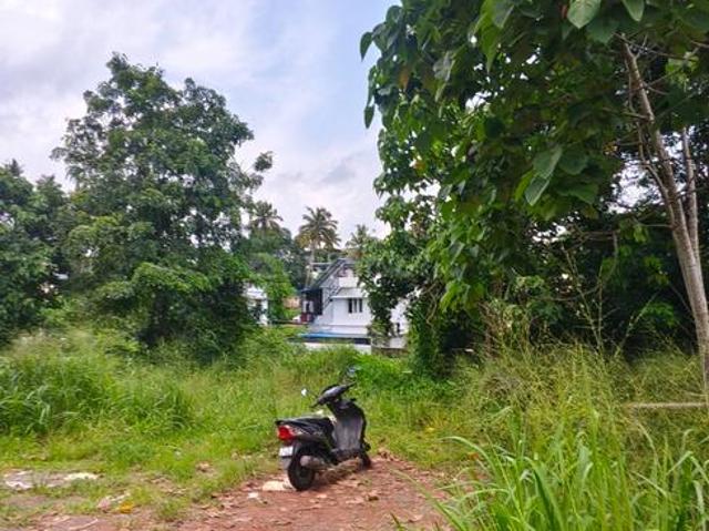 Residential Plot in Kuzhivelippady for resale Kochi. The reference number is 20478432