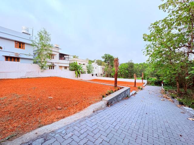 Residential Plot in Kakkanad for resale Kochi. The reference number is 16948254