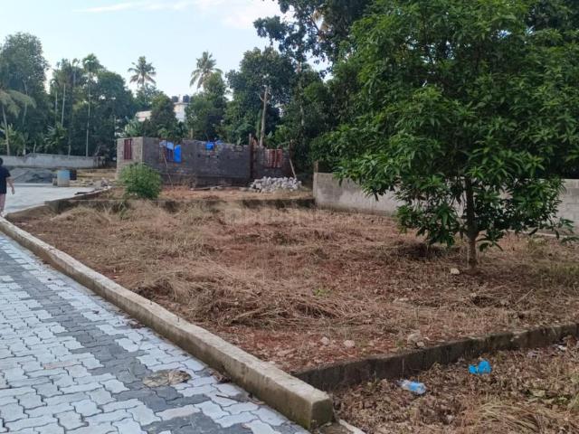 Residential Plot in Kakkanad for resale Kochi. The reference number is 20578381