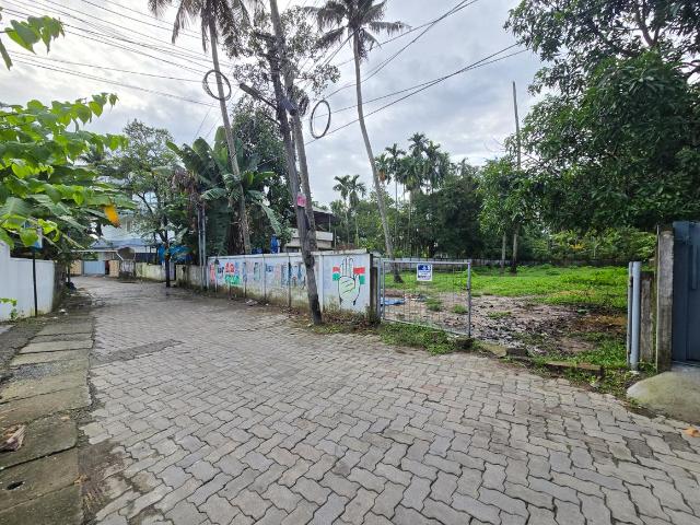Residential Plot in Kakkanad for resale Kochi. The reference number is 20678825