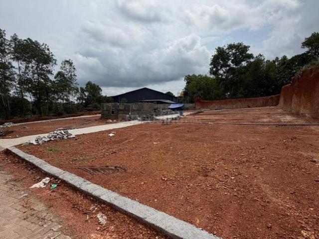 Residential Plot in Kakkanad for resale Kochi. The reference number is 20854756