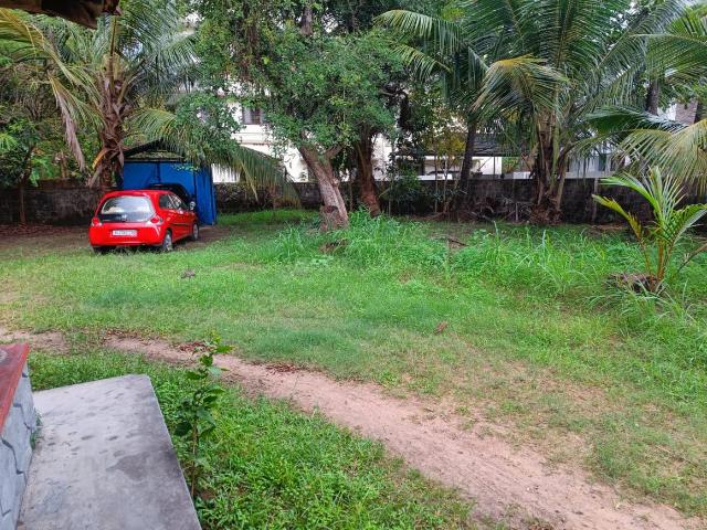 Residential Plot in Kaloor for resale Kochi. The reference number is 16561629