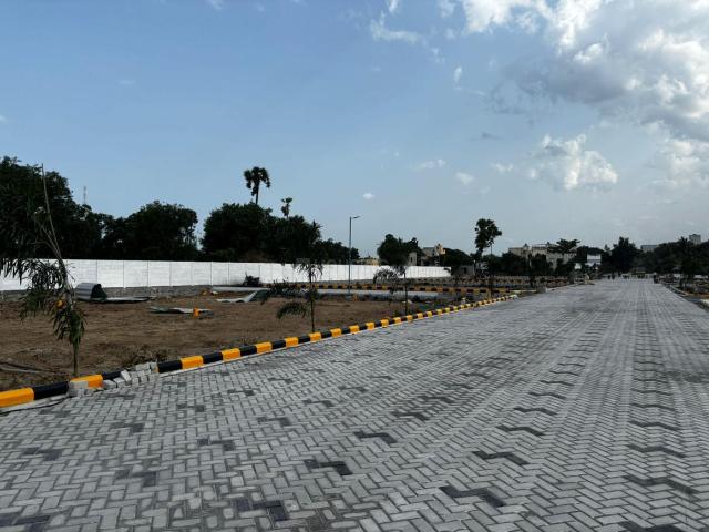 Residential Plot in Kelambakkam for resale Chennai. The reference number is 20195245