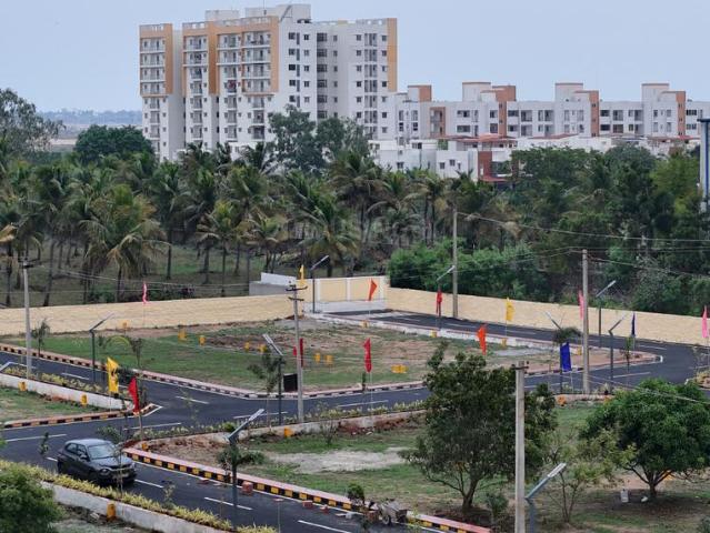 Residential Plot in Kelambakkam for resale Chennai. The reference number is 20615342