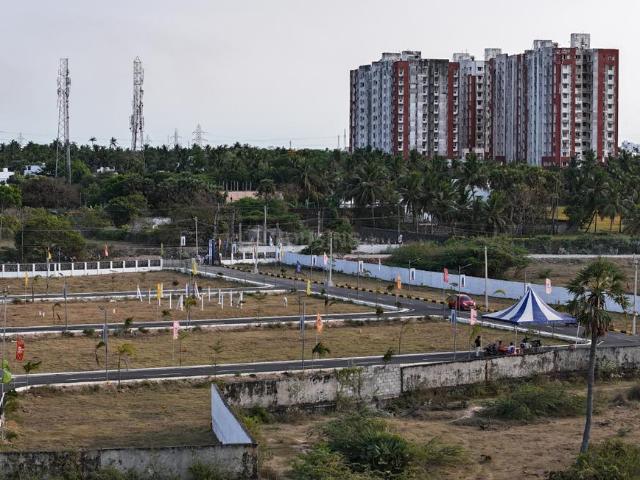Residential Plot in Kelambakkam for resale Chennai. The reference number is 20803179