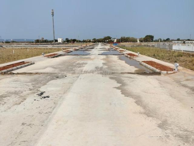 Residential Plot in Kesarapalle for resale Krishna. The reference number is 20194952