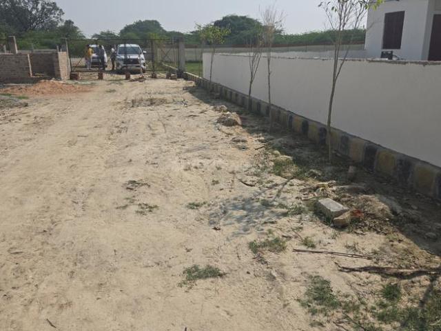 Residential Plot in Khujauli for resale Lucknow. The reference number is 19295510