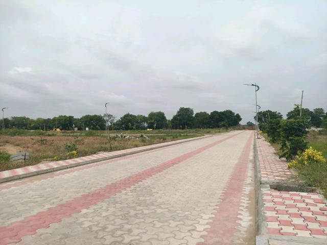 Residential Plot in Kompally for resale Hyderabad. The reference number is 20721778