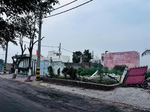 Residential Plot in Lampur Village for resale New Delhi. The reference number is 20699291