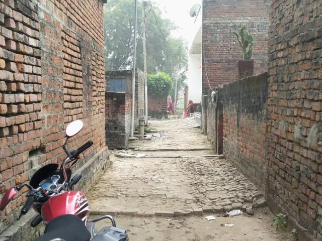Residential Plot in Parao for resale Varanasi. The reference number is 19125993