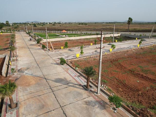 Residential Plot in Paritala for resale Vijayawada. The reference number is 19296535