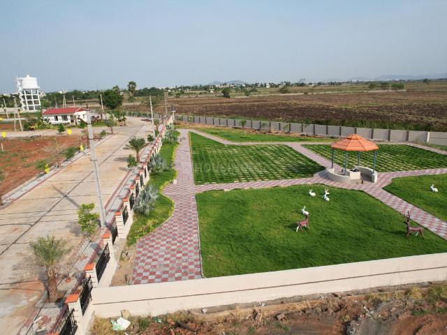 Residential Plot in Paritala for resale Vijayawada. The reference number is 19296609