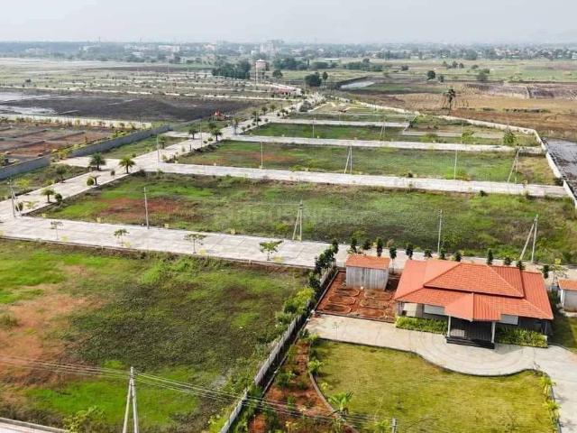 Residential Plot in Pathapadu for resale Vijayawada. The reference number is 20780121