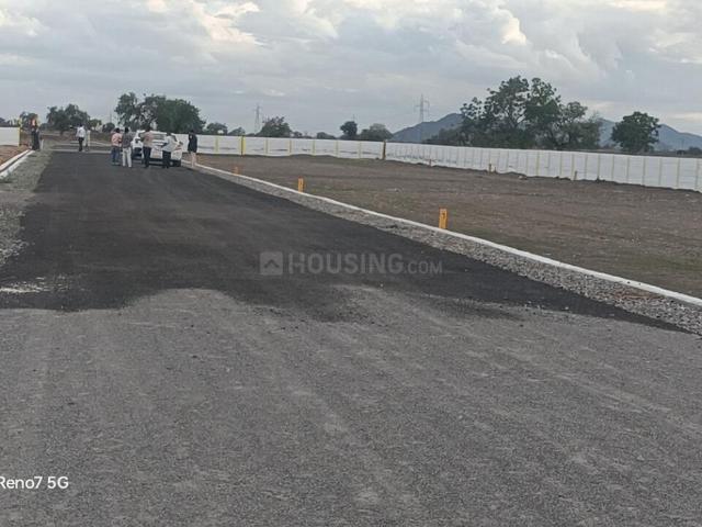 Residential Plot in Pedakakani for resale Guntur. The reference number is 20323137