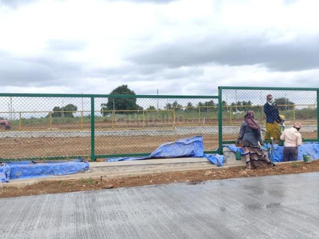 Residential Plot in Peresandra for resale Chikballapur District. The reference number is 18801396