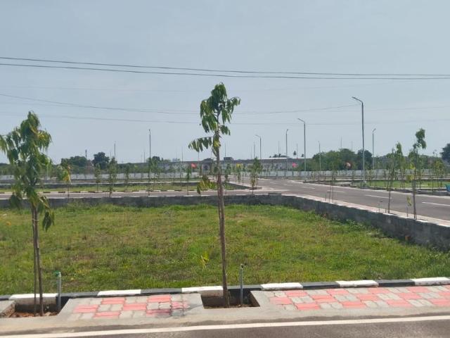 Residential Plot in Poonamallee for resale Chennai. The reference number is 19551664