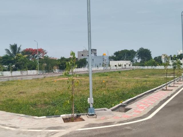 Residential Plot in Poonamallee for resale Chennai. The reference number is 19551638