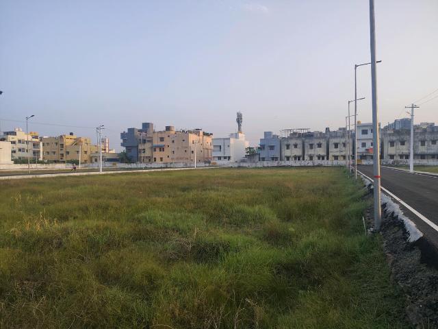 Residential Plot in Poonamallee for resale Chennai. The reference number is 19629178