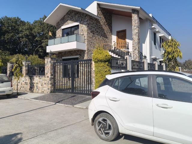 Residential Plot in Pondha for resale Dehradun. The reference number is 20881396